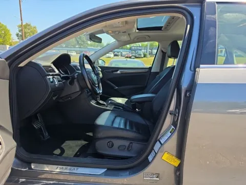 More photos of 2017 Volkswagen Passat SEL Premium at MAG Auto - Munsterman Automotive Group, MO