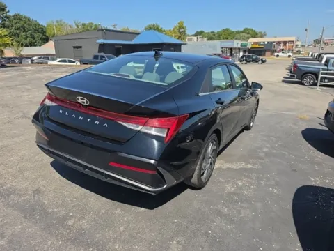 More photos of 2025 Hyundai Elantra SEL Convenience at MAG Auto - Munsterman Automotive Group, MO