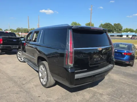 Another view of 2020 Cadillac Escalade ESV Luxury for sale in Blue Springs, MO at MAG Auto - Munsterman Automotive Group