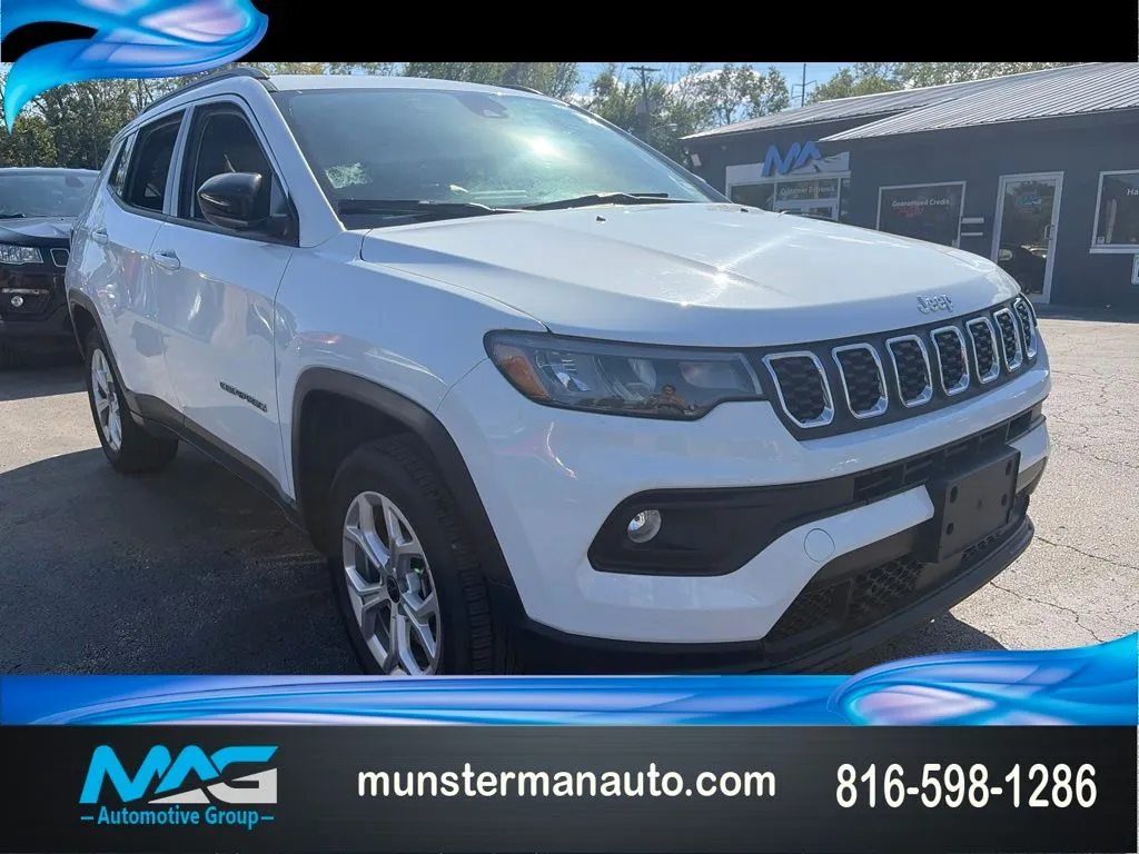 White 2025 Jeep Compass Latitude for sale in Blue Springs, MO
