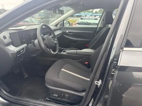 More photos of 2025 Hyundai Sonata SEL at MAG Auto - Munsterman Automotive Group, MO