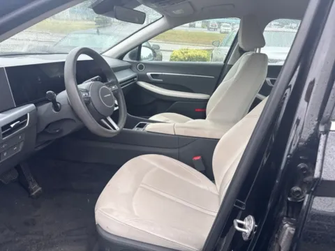 More photos of 2025 Hyundai Sonata SEL at MAG Auto - Munsterman Automotive Group, MO