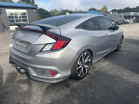 More photos of 2017 Honda Civic Si at MAG Auto - Munsterman Automotive Group, MO