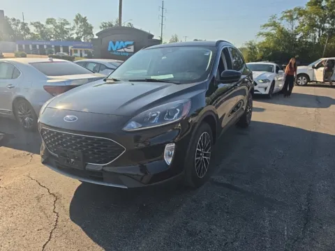Photos of 2022 Ford Escape Plug-In Hybrid SEL for sale in Blue Springs, MO at MAG Auto - Munsterman Automotive Group