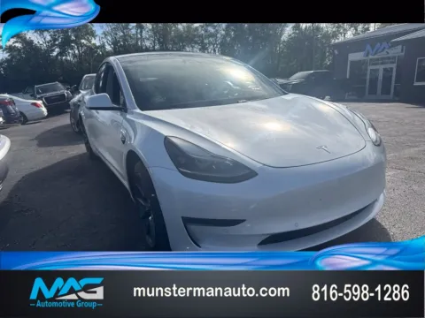 White 2021 Tesla Model 3 Standard Range Plus for sale in Blue Springs, MO