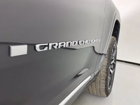 Photos of 2022 Jeep Grand Cherokee Summit Reserve for sale in Blue Springs, MO at MAG Auto - Munsterman Automotive Group