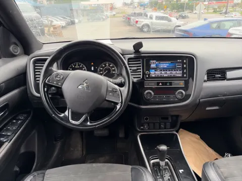 More photos of 2019 Mitsubishi Outlander LE at MAG Auto - Munsterman Automotive Group, MO