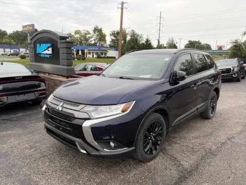 Photos of 2019 Mitsubishi Outlander LE for sale in Blue Springs, MO at MAG Auto - Munsterman Automotive Group
