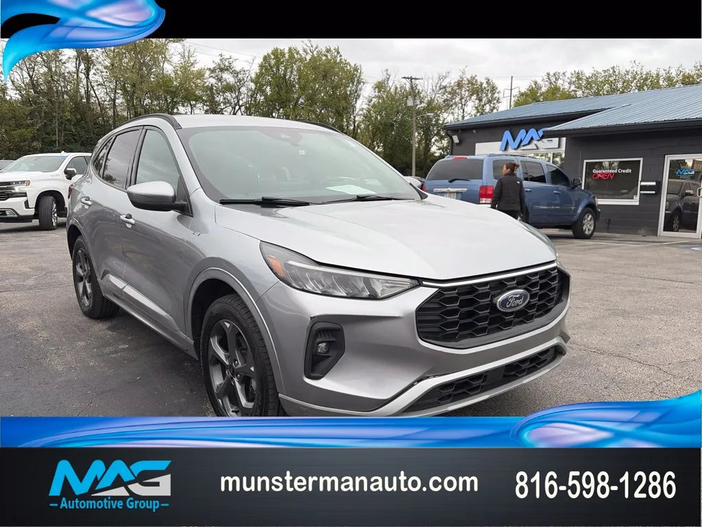 Silver 2023 Ford Escape Hybrid ST-Line Select for sale in Blue Springs, MO