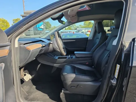More photos of 2023 Tesla Model Y Performance at MAG Auto - Munsterman Automotive Group, MO