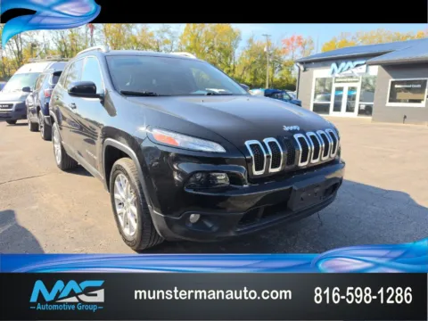 Black 2018 Jeep Cherokee Latitude Plus for sale in Blue Springs, MO