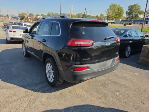 Another view of 2018 Jeep Cherokee Latitude Plus for sale in Blue Springs, MO at MAG Auto - Munsterman Automotive Group