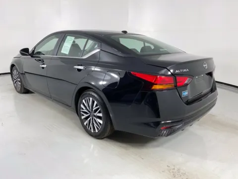 More photos of 2025 Nissan Altima 2.5 SV at MAG Auto - Munsterman Automotive Group, MO