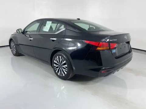 More photos of 2024 Nissan Altima 2.5 SV at MAG Auto - Munsterman Automotive Group, MO