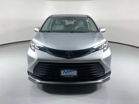 Photos of 2023 Toyota Sienna LE for sale in Blue Springs, MO at MAG Auto - Munsterman Automotive Group