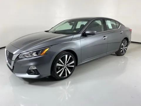 Another view of 2022 Nissan Altima 2.5 Platinum for sale in Blue Springs, MO at MAG Auto - Munsterman Automotive Group