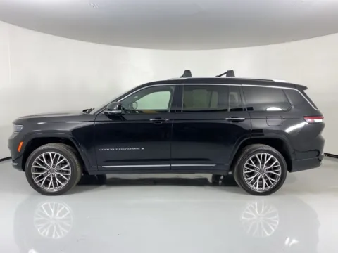 More photos of 2021 Jeep Grand Cherokee L Summit at MAG Auto - Munsterman Automotive Group, MO