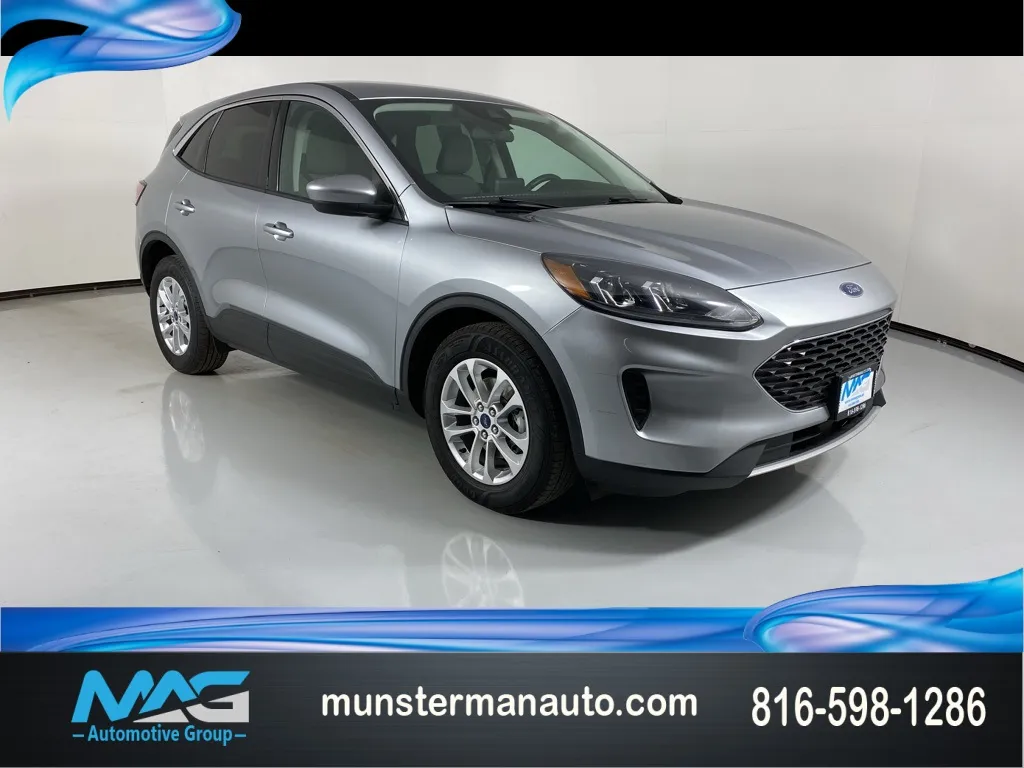 Silver 2021 Ford Escape SE for sale in Blue Springs, MO