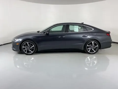 More photos of 2021 Hyundai Sonata SEL Plus at MAG Auto - Munsterman Automotive Group, MO