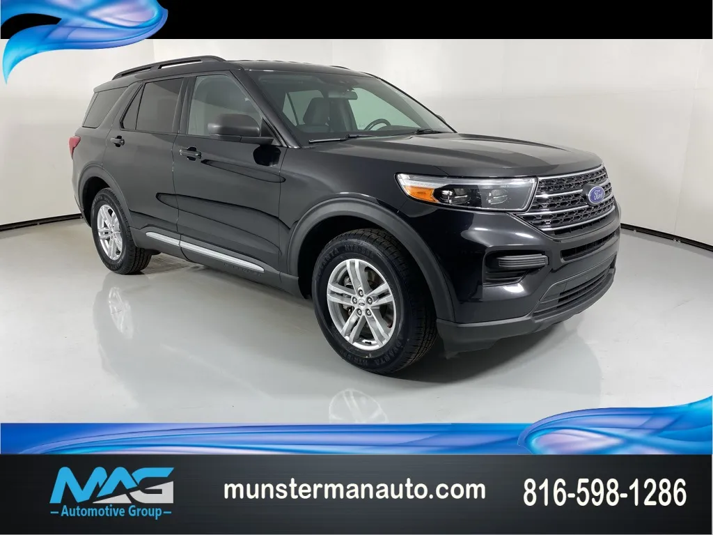 Black 2020 Ford Explorer XLT for sale in Blue Springs, MO