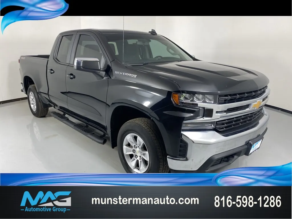 Black 2019 Chevrolet Silverado 1500 LT for sale in Blue Springs, MO