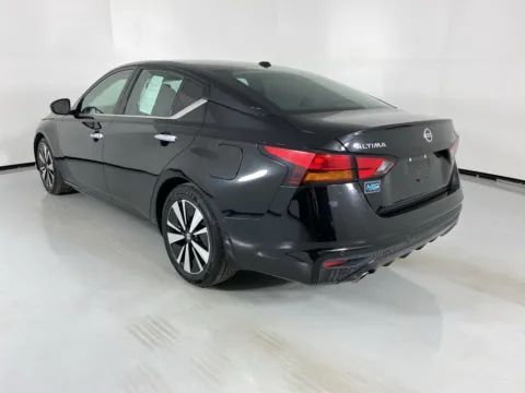 More photos of 2019 Nissan Altima 2.5 SV at MAG Auto - Munsterman Automotive Group, MO