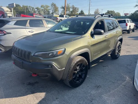 Photos of 2019 Jeep Cherokee Trailhawk for sale in Blue Springs, MO at MAG Auto - Munsterman Automotive Group
