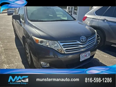 Blue 2011 Toyota Venza for sale in Blue Springs, MO