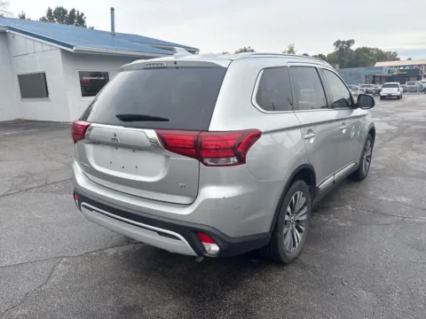 More photos of 2020 Mitsubishi Outlander SEL at MAG Auto - Munsterman Automotive Group, MO