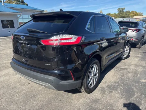 More photos of 2021 Ford Edge SEL at MAG Auto - Munsterman Automotive Group, MO