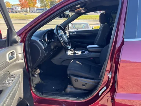 More photos of 2022 Jeep Grand Cherokee WK Laredo E at MAG Auto - Munsterman Automotive Group, MO