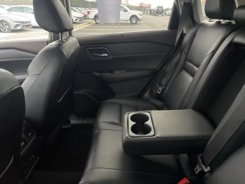More photos of 2021 Nissan Rogue SL at Carrollton Hyundai, GA