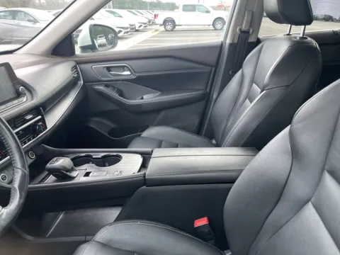 More photos of 2021 Nissan Rogue SL at Carrollton Hyundai, GA