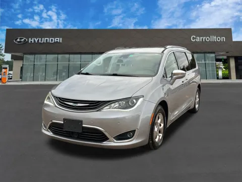 Silver 2018 Chrysler Pacifica Hybrid Limited for sale in Carrollton, GA