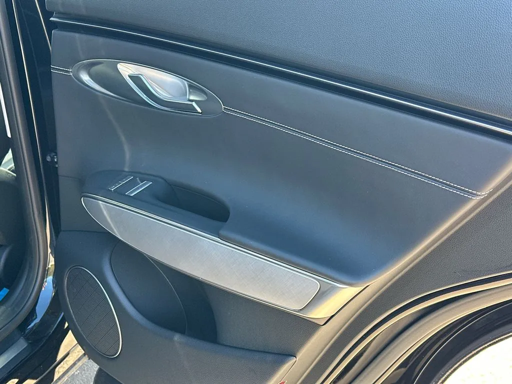 2023 GENESIS GV70 Advanced - Photo 16