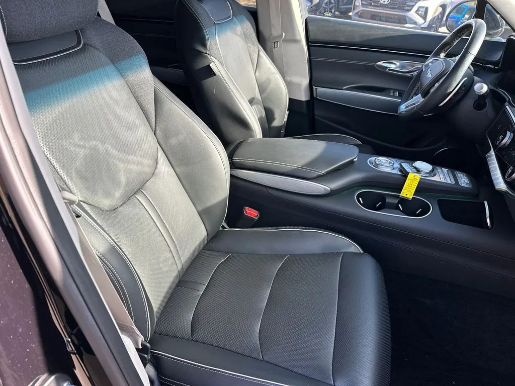 2023 GENESIS GV70 Advanced - Photo 13