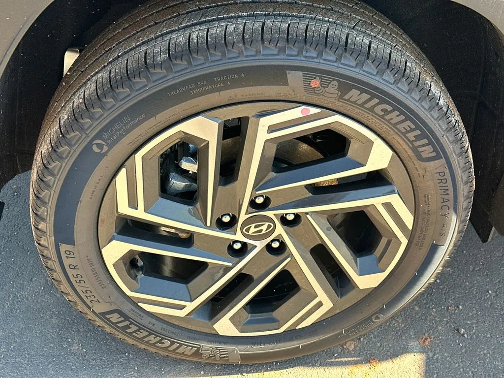 2026 Hyundai Tucson Limited - Photo 17