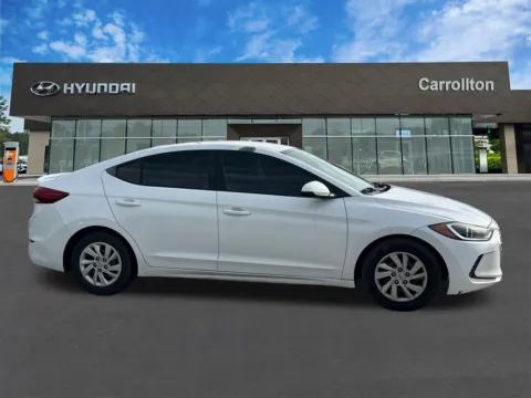 More photos of 2017 Hyundai Elantra SE at Carrollton Hyundai, GA