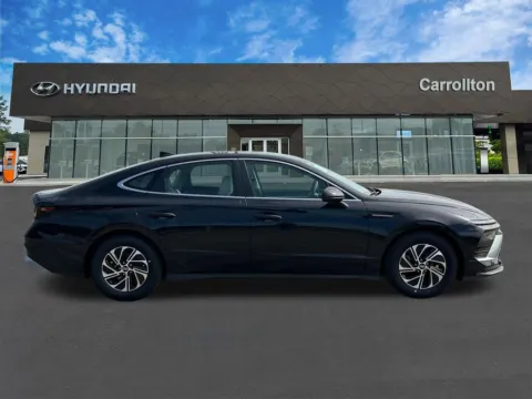 More photos of 2026 Hyundai Sonata Hybrid Blue at Carrollton Hyundai, GA