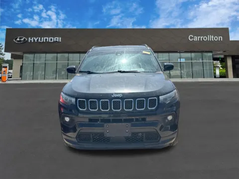 Photos of 2023 Jeep Compass Latitude Lux for sale in Carrollton, GA at Carrollton Hyundai