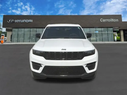Photos of 2025 Jeep Grand Cherokee Altitude for sale in Carrollton, GA at Carrollton Hyundai