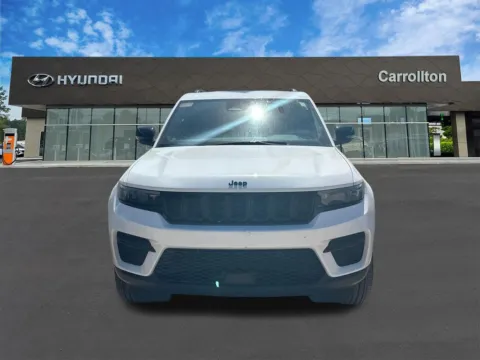 Photos of 2025 Jeep Grand Cherokee Altitude for sale in Carrollton, GA at Carrollton Hyundai