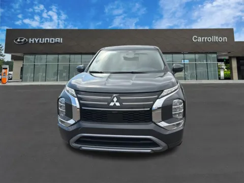 Photos of 2025 Mitsubishi Outlander SE for sale in Carrollton, GA at Carrollton Hyundai