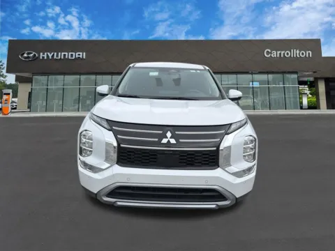 Photos of 2025 Mitsubishi Outlander SE for sale in Carrollton, GA at Carrollton Hyundai