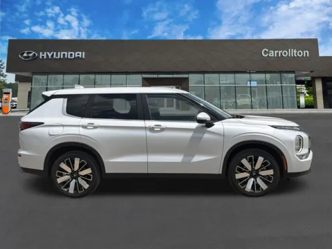 More photos of 2025 Mitsubishi Outlander SE at Carrollton Hyundai, GA