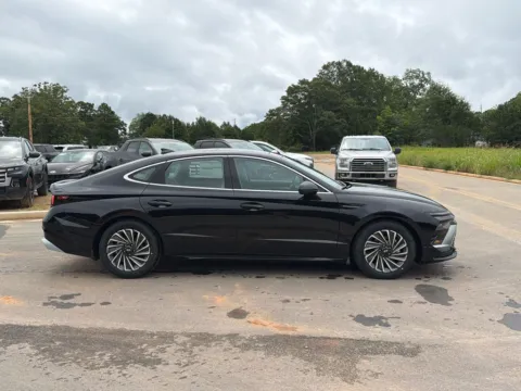 More photos of 2026 Hyundai Sonata Hybrid Limited at Carrollton Hyundai, GA