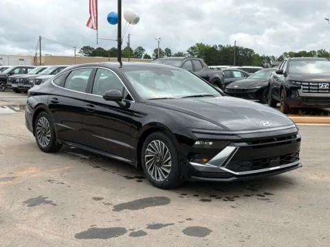 More photos of 2026 Hyundai Sonata Hybrid Limited at Carrollton Hyundai, GA