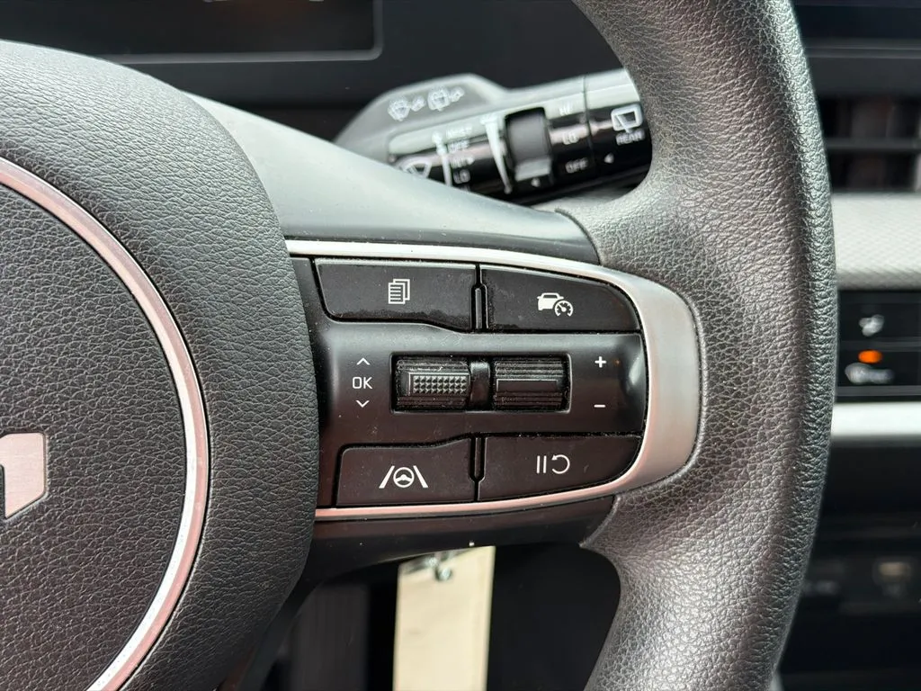 2025 Kia Sportage LX - Photo 25