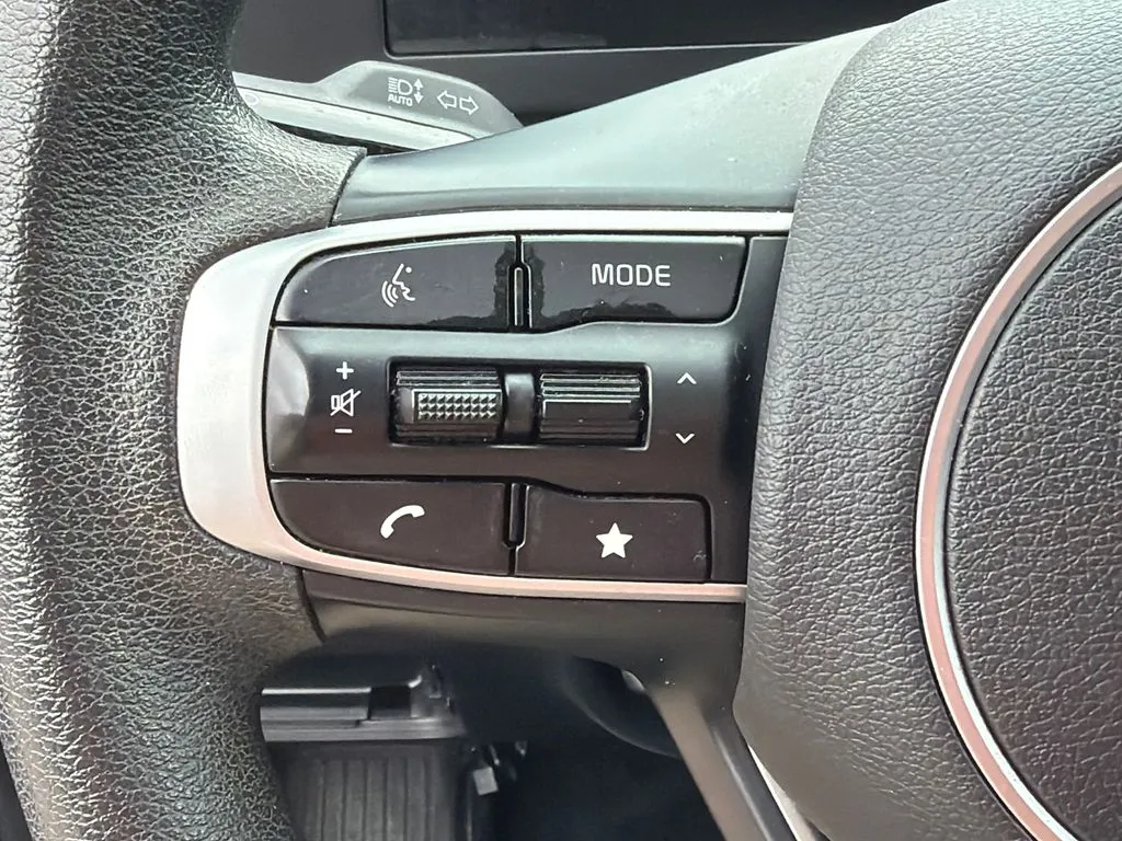 2025 Kia Sportage LX - Photo 24