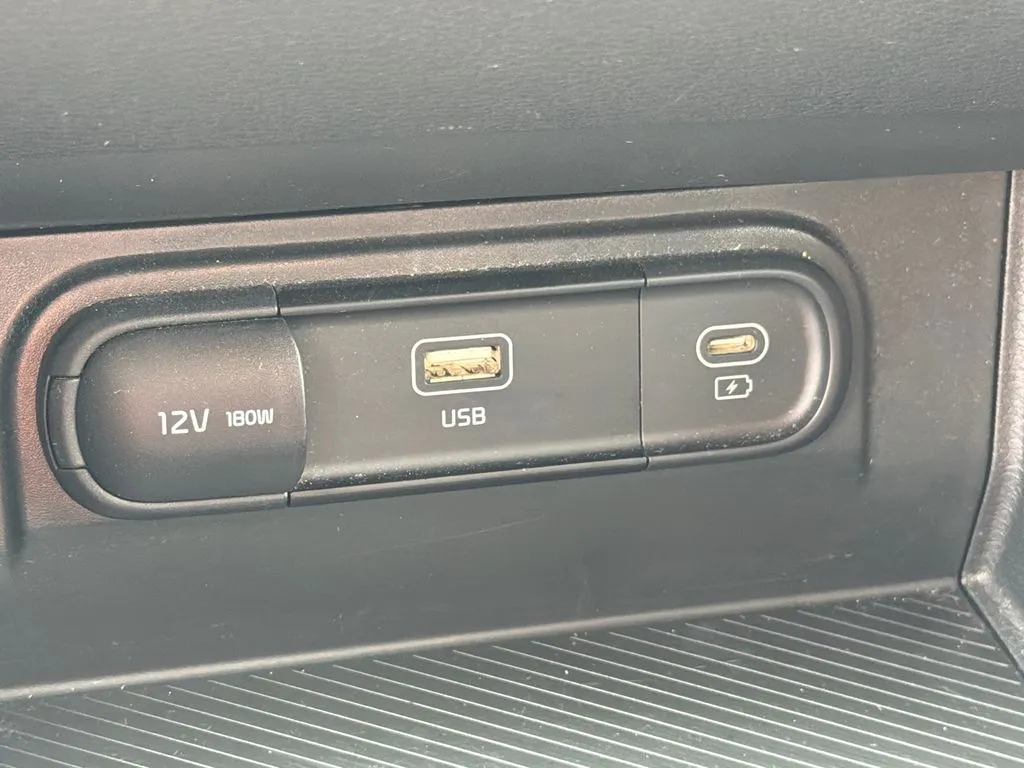 2025 Kia Sportage LX - Photo 30